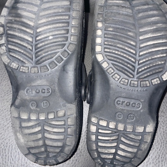 Hildrens black Crocs - Picture 2 of 3